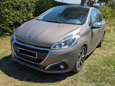 Gebraucht Peugeot 208 Allure 83 PS (61 kW) 2015 Grau Kleinwagen