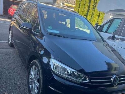 Schwarz Gebraucht 2016 VW Touran Highline Van / Kleinbus | 11.550 € (Etwas zu teuer)