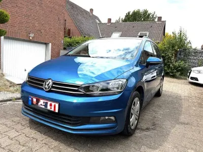 Gebraucht VW Touran Comfortline 116 PS (85 kW) 2019 Blau Van / Kleinbus