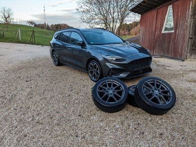 gebraucht Ford Focus 182PS ST-Line Turnier Automatik 8 Fach Bereift