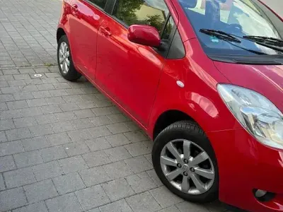 Gebraucht Toyota Yaris Cool 87 PS (63 kW) 2008 Rot Kleinwagen