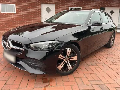 Gebraucht Mercedes C200 Avantgarde 163 PS (119 kW) 2022 Schwarz Kombi