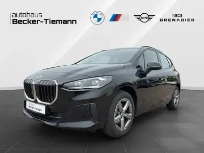 Gebraucht BMW 220 Active Tourer Efficient Dynamics 156 PS (114 kW) 2025 Saphirschwarz Van / Kleinbus