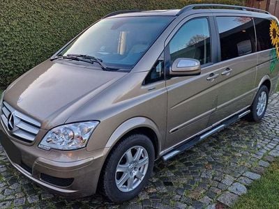 Beige Gebraucht 2011 Mercedes Viano Edition Van / Kleinbus | 21.990 € (Teuer)