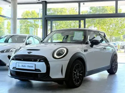 Gebraucht Mini Cooper SE Classic 135 kW (184 PS) 2023 Weiß Kleinwagen