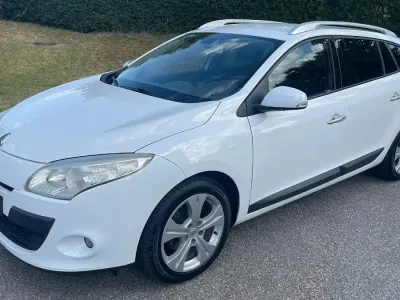 Gebraucht Renault Mégane GrandTour Dynamique 131 PS (96 kW) 2010 Weiß Kombi