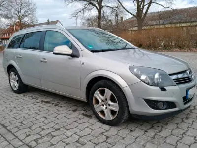 Gebraucht Opel Astra 125 PS (91 kW) 2009 Grau Kombi