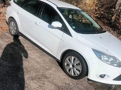 Gebraucht Ford Focus 116 PS (85 kW) 2011 Weiß Kombi