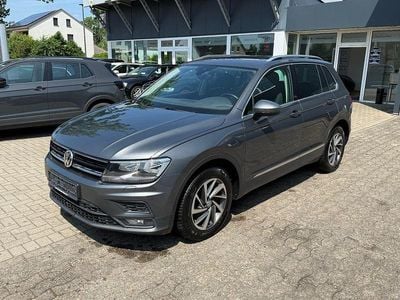 Grau Gebraucht 2018 VW Tiguan Sound SUV | 17.600 € (Etwas zu teuer)