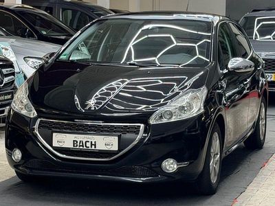 Gebraucht Peugeot 208 Style 82 PS (60 kW) 2015 Schwarz Kleinwagen