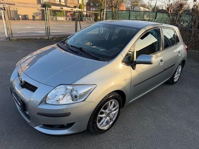 Gebraucht Toyota Auris Team 124 PS (91 kW) 2009 Silber Kleinwagen