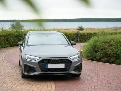 Używany Audi A4 Edition .1 190 KM (139 kW) 2019 Szary Kombi