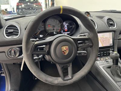 Porsche 718 Cayman GT4