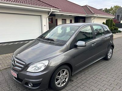 Mercedes B180