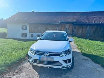 Gebraucht VW Touareg R-line 262 PS (192 kW) 2017 Weiß SUV