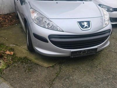 Grau Gebraucht 2008 Peugeot 207 Limousine | 3.600 €