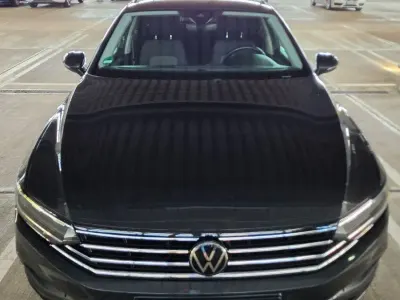Gebraucht VW Passat 150 PS (110 kW) 2022 Grau Kombi