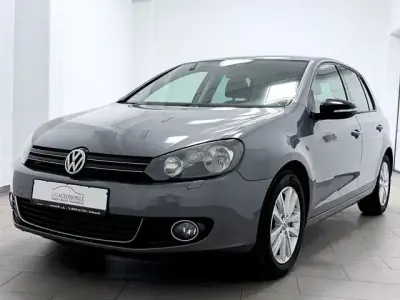 Usata VW Golf VI Style 105 CV (77 kW) 2011 Grigio Utilitaria