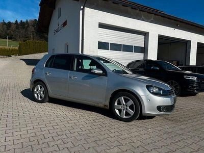 Gebraucht VW Golf VI Team 105 PS (77 kW) 2011 Silber Kleinwagen