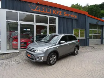 Gebraucht Suzuki Vitara Comfort 120 PS (88 kW) 2016 Grau SUV