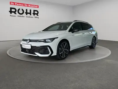 Gebraucht VW Golf VIII R-line 150 PS (110 kW) 2025 Oryxweiss perlmutteffekt Kombi
