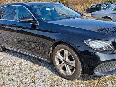 Gebraucht Mercedes E220 Avantgarde 194 PS (142 kW) 2018 Schwarz Kombi