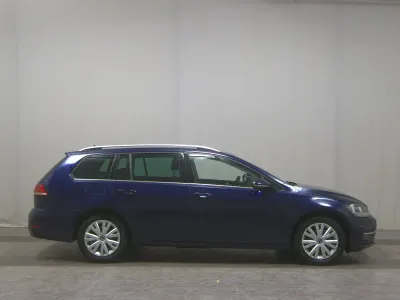 Gebraucht VW Golf VII Highline 150 PS (110 kW) 2020 Blau Kombi