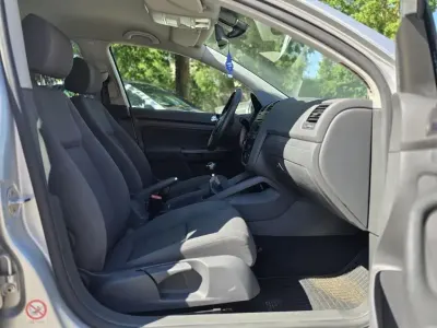 Gebraucht VW Golf V 102 PS (75 kW) 2005 Silber Kleinwagen