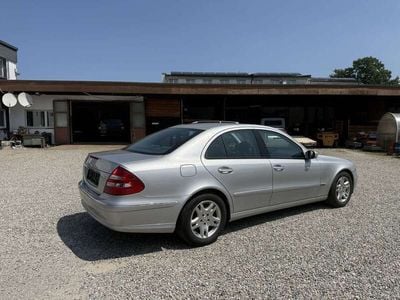 Mercedes E320