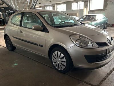 gebraucht Renault Clio AUTOMATIK / KLIMA / TÜV bis 2026