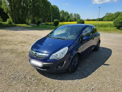 Używany Opel Corsa Innovation 95 KM (69 kW) 2011 Niebieski Hatchback
