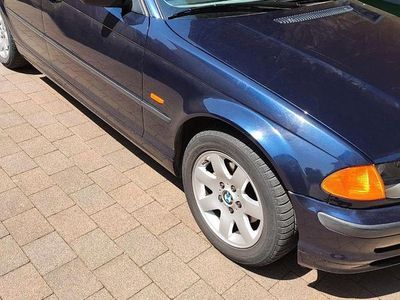 Blau Gebraucht 1999 BMW 318 Limousine | 4.800 €