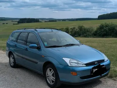 Gebraucht Ford Focus 100 PS (73 kW) 2001 Blau Kombi