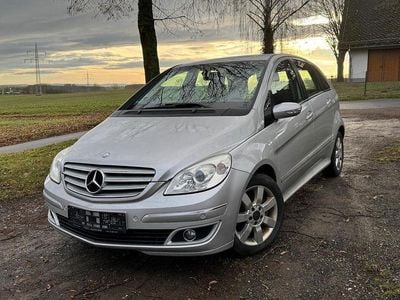Gebraucht Mercedes B150 95 PS (69 kW) 2008 Silber Van / Kleinbus