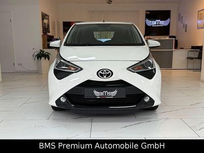 Weiß Gebraucht 2019 Toyota Aygo X-play Kleinwagen | 9.775 € (Fairer Preis)