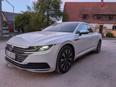 Usata VW Arteon Elegance 190 CV (139 kW) 2018 Bianco Utilitaria