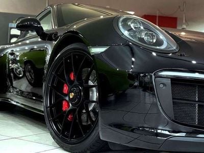 Porsche 911 Carrera 4 GTS