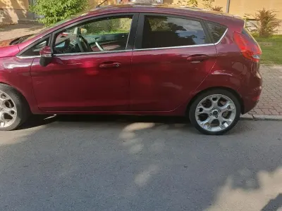 Gebraucht Ford Fiesta 2009 Rot Kleinwagen