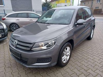 Gebraucht VW Tiguan Trendline 122 PS (89 kW) 2014 Grau SUV