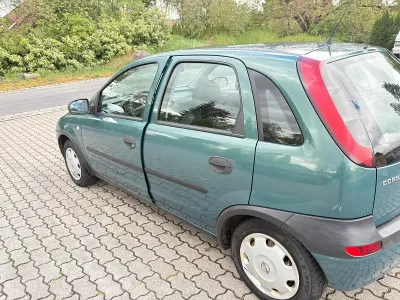 Używany Opel Corsa 58 KM (42 kW) 2002 Zielony Hatchback