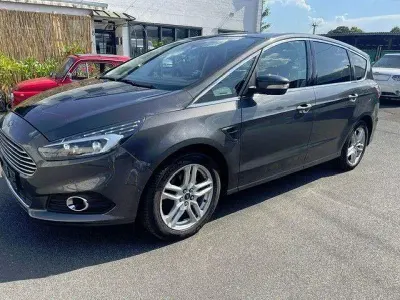 Gebraucht Ford S-MAX Titanium 179 PS (131 kW) 2018 Grau Van / Kleinbus