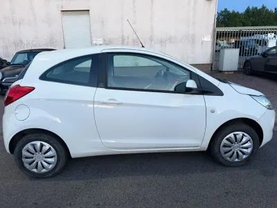 Gebraucht Ford Ka 69 PS (50 kW) 2015 Weiß Kleinwagen