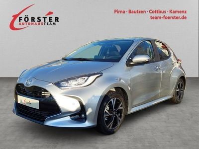 Neu Toyota Yaris Hybrid Comfort 116 PS (85 kW) 2025 Silber Limousine