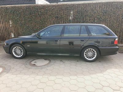 Gebraucht BMW 530 193 PS (141 kW) 2002 Schwarz Kombi