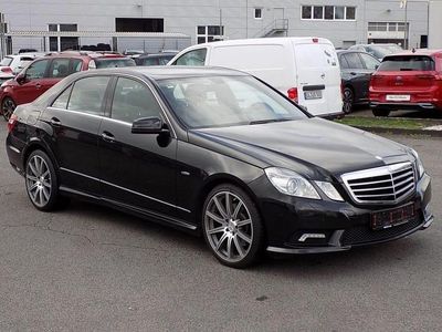 Schwarz Gebraucht 2010 Mercedes E200 AMG Limousine | 8.000 € (Etwas zu teuer)