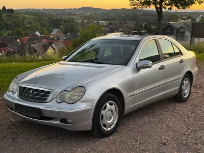 Gebraucht Mercedes C180 143 PS (105 kW) 2002 Silber Limousine