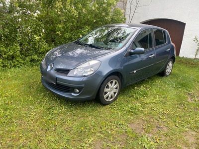 gebraucht Renault Clio III 1,6 16V TÜV NEU 112PS 82KW 2007 Modell III