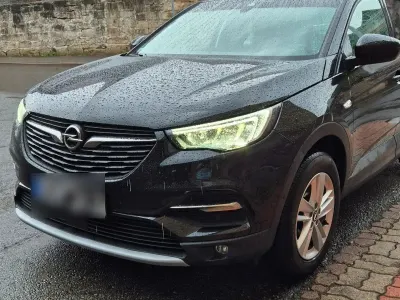 Używany Opel Grandland X Design Edition 131 KM (96 kW) 2021 Czarny SUV