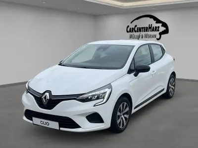 Gebraucht Renault Clio V Equilibre 91 PS (66 kW) 2023 Weiß Limousine
