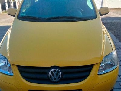 Gebraucht VW Fox 54 PS (39 kW) 2007 Gelb Kleinwagen